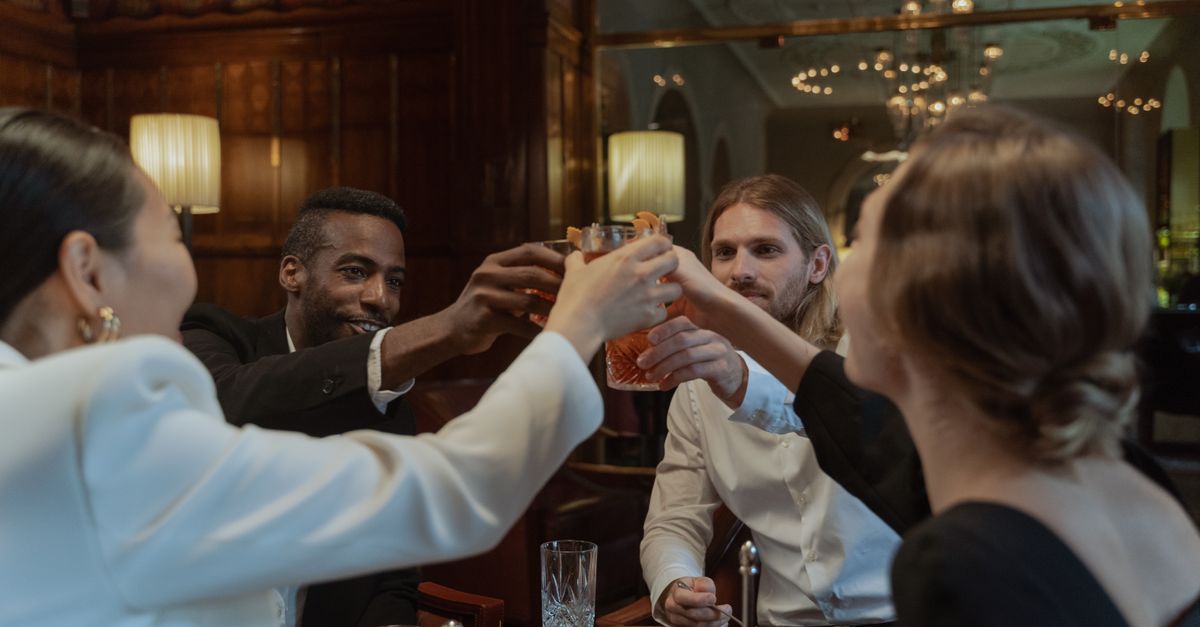 Networking and Client Appreciation Events: How Much to Pour for 100 Guests